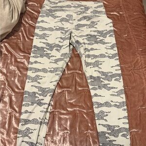 Glyder White Leggings with Black Star Pattern